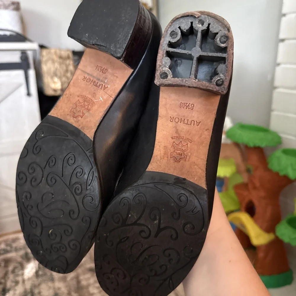 Brighton Artist Black Leather Loafers W/Croc Embossing Metal‎ Embellishment 8.5